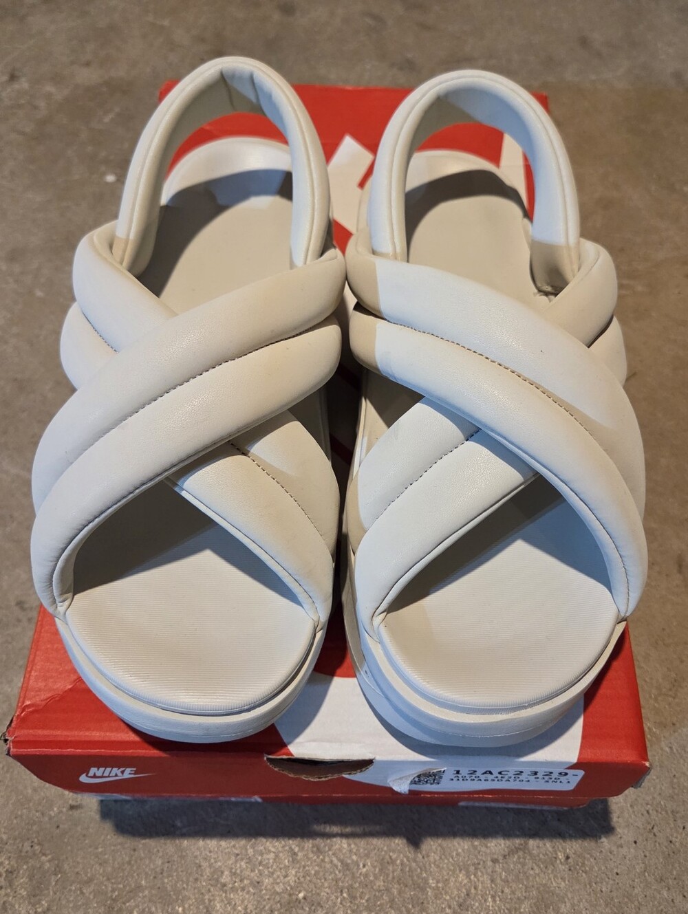 Nike Air Max Isla Sandals Light Bone Women's Size 11 NIB